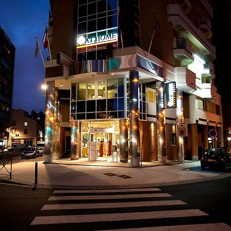 At Ξενοδοχείο με διαμερίσματα