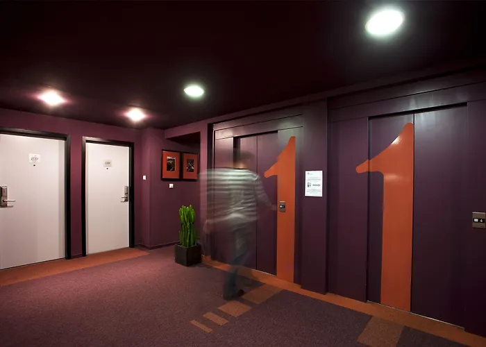 アット ホーム アパートホテル 2*